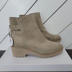 NWT Giani Bernini Veda Womens 10 Faux Suede Ankle Boots  Side Zipper